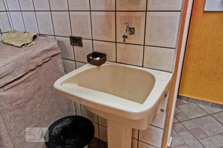 Casa à venda com 220m², 3 quartos e 2 vagasÁrea de Serviço