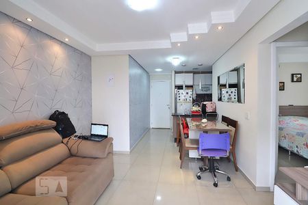 Sala de apartamento à venda com 2 quartos, 69m² em Vila Alzira, Santo André