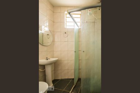 Banheiro de kitnet/studio para alugar com 1 quarto, 30m² em Cidade Universitária, Campinas