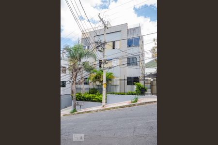 Apartamento à venda com 140m², 2 quartos e 2 vagasFachada