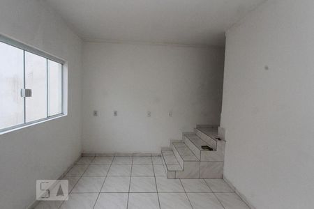 Sala de casa para alugar com 2 quartos, 80m² em Vila Invernada, São Paulo