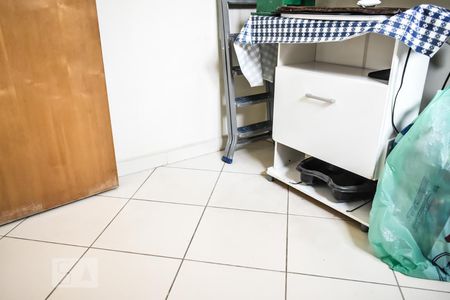 Apartamento à venda com 82m², 3 quartos e 2 vagas Apartamento à venda com 82m², 3 quartos e 2 vagasLavanderia