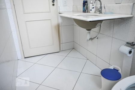 Apartamento à venda com 82m², 3 quartos e 2 vagas Apartamento à venda com 82m², 3 quartos e 2 vagasBanheiro
