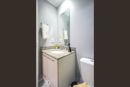 Apartamento à venda com 70m², 2 quartos e 1 vaga Apartamento à venda com 70m², 2 quartos e 1 vagaBanheiro social