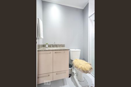 Apartamento à venda com 70m², 2 quartos e 1 vaga Apartamento à venda com 70m², 2 quartos e 1 vagaBanheiro da suíte