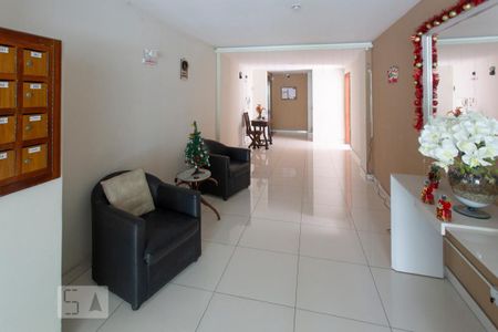 Apartamento à venda com 75m², 2 quartos e 2 vagasHall social