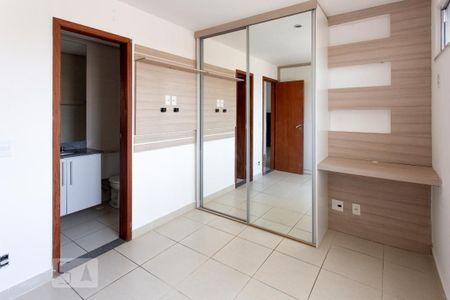 Apartamento à venda com 75m², 2 quartos e 2 vagasSuíte