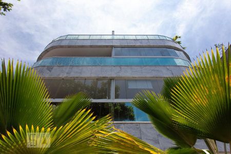 Apartamento à venda com 75m², 2 quartos e 2 vagasFachada