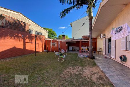 Casa à venda com 260m², 3 quartos e 2 vagas Casa à venda com 260m², 3 quartos e 2 vagasÁrea Externa