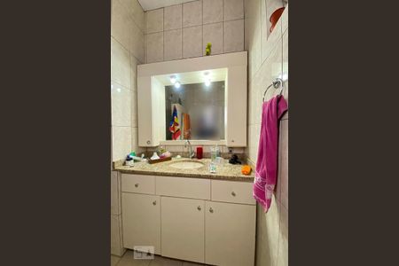 Casa à venda com 260m², 3 quartos e 2 vagas Casa à venda com 260m², 3 quartos e 2 vagasBanheiro