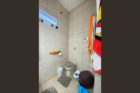 Casa à venda com 260m², 3 quartos e 2 vagas Casa à venda com 260m², 3 quartos e 2 vagasBanheiro