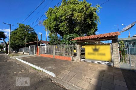 Casa à venda com 260m², 3 quartos e 2 vagas Casa à venda com 260m², 3 quartos e 2 vagasFachada