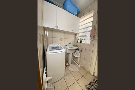 Casa à venda com 260m², 3 quartos e 2 vagas Casa à venda com 260m², 3 quartos e 2 vagasLavanderia