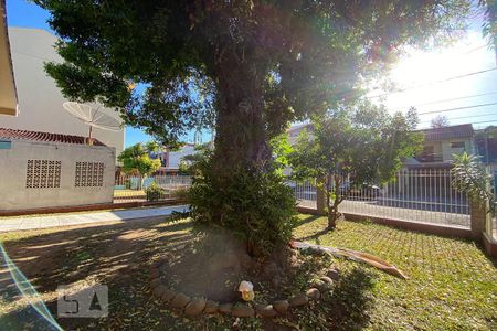 Casa à venda com 260m², 3 quartos e 2 vagas Casa à venda com 260m², 3 quartos e 2 vagasÁrea Externa