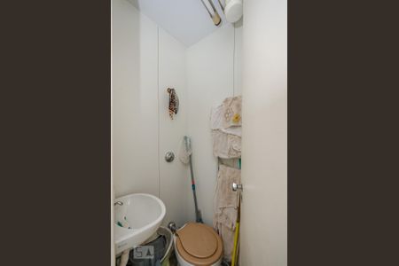 Apartamento à venda com 170m², 4 quartos e 2 vagasBanheiro de Serviço