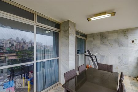 Apartamento à venda com 170m², 4 quartos e 2 vagasVaranda da Suíte e Quarto 2