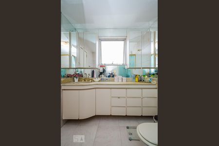 Apartamento à venda com 170m², 4 quartos e 2 vagasBanheiro da Suíte