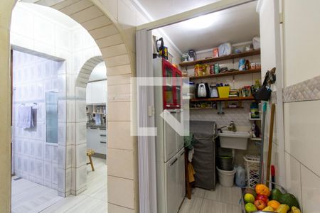 Casa à venda com 242m², 6 quartos e 1 vaga Casa à venda com 242m², 6 quartos e 1 vagaÁrea de Serviço 1º Andar