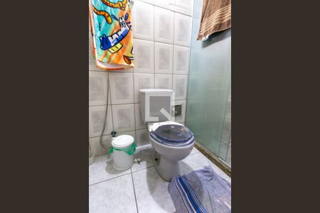 Casa à venda com 242m², 6 quartos e 1 vaga Casa à venda com 242m², 6 quartos e 1 vagaBanheiro 2º Andar