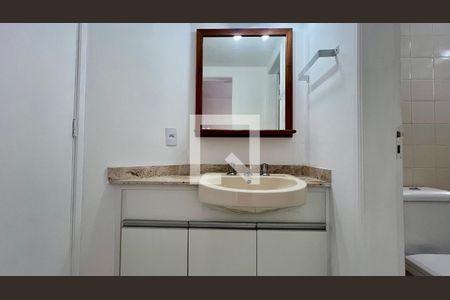 Apartamento para alugar com 40m², 1 quarto e 1 vaga Apartamento para alugar com 40m², 1 quarto e 1 vagaBanheiro da Suíte