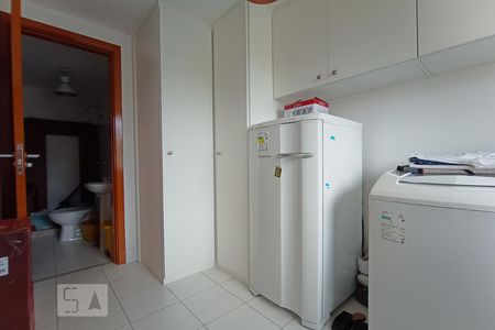 Apartamento à venda com 150m², 3 quartos e 2 vagas Apartamento à venda com 150m², 3 quartos e 2 vagasQuarto de Serviço