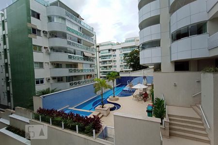 Apartamento à venda com 150m², 3 quartos e 2 vagas Apartamento à venda com 150m², 3 quartos e 2 vagasÁrea comum - Piscina