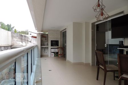 Apartamento à venda com 150m², 3 quartos e 2 vagasVaranda