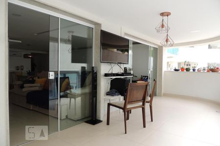 Apartamento à venda com 150m², 3 quartos e 2 vagasVaranda