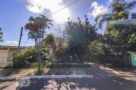 Casa à venda com 90m², 3 quartos e 2 vagas Casa à venda com 90m², 3 quartos e 2 vagasFachada