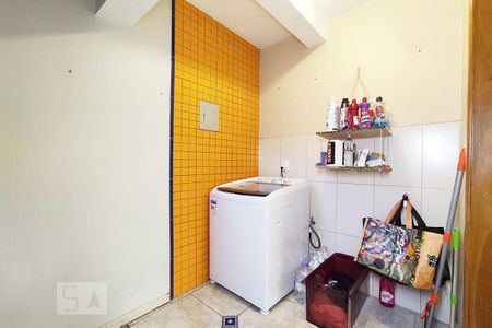 Casa à venda com 90m², 3 quartos e 2 vagas Casa à venda com 90m², 3 quartos e 2 vagasCozinha e Área de Serviço
