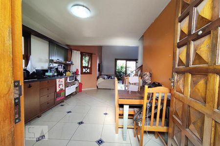 Casa à venda com 90m², 3 quartos e 2 vagas Casa à venda com 90m², 3 quartos e 2 vagasCozinha