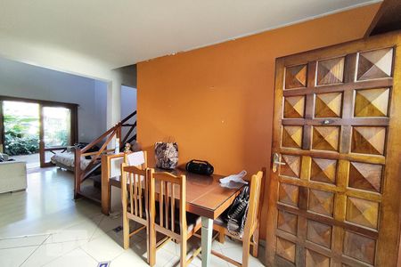 Casa à venda com 90m², 3 quartos e 2 vagas Casa à venda com 90m², 3 quartos e 2 vagasCozinha