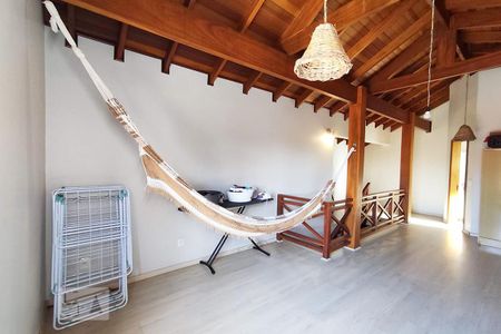 Casa à venda com 90m², 3 quartos e 2 vagas Casa à venda com 90m², 3 quartos e 2 vagasSala segundo piso