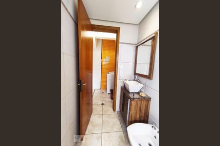 Casa à venda com 90m², 3 quartos e 2 vagas Casa à venda com 90m², 3 quartos e 2 vagasBanheiro