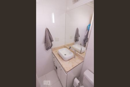 Apartamento à venda com 60m², 2 quartos e 1 vaga Apartamento à venda com 60m², 2 quartos e 1 vagaBanheiro