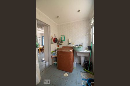 Casa de condomínio à venda com 410m², 4 quartos e 4 vagasLavanderia 