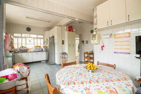 Casa de condomínio à venda com 410m², 4 quartos e 4 vagasCozinha 