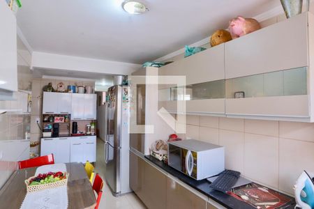 Casa à venda com 320m², 4 quartos e 3 vagas Casa à venda com 320m², 4 quartos e 3 vagasCozinha