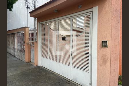 Casa à venda com 320m², 4 quartos e 3 vagas Casa à venda com 320m², 4 quartos e 3 vagasFachada
