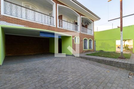 Casa à venda com 500m², 4 quartos e 6 vagas Casa à venda com 500m², 4 quartos e 6 vagasVagas de garagem