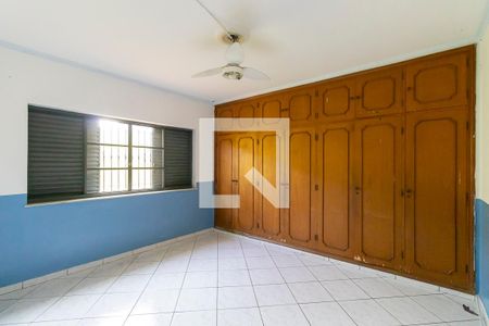 Casa à venda com 500m², 4 quartos e 6 vagas Casa à venda com 500m², 4 quartos e 6 vagasQuarto da suíte 2