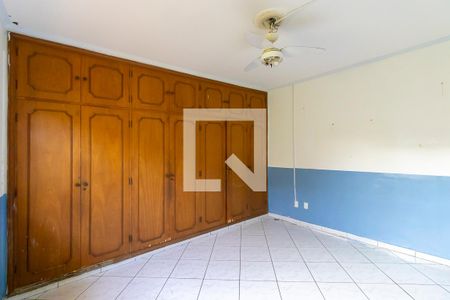 Casa à venda com 500m², 4 quartos e 6 vagas Casa à venda com 500m², 4 quartos e 6 vagasQuarto da suíte 2