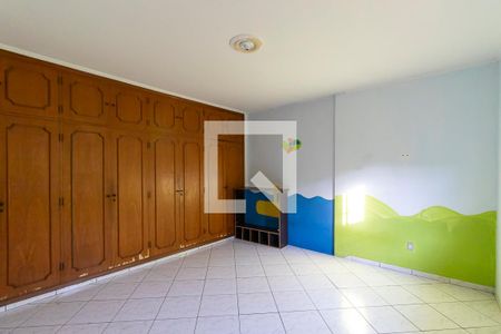 Casa à venda com 500m², 4 quartos e 6 vagas Casa à venda com 500m², 4 quartos e 6 vagasQuarto da suíte 1