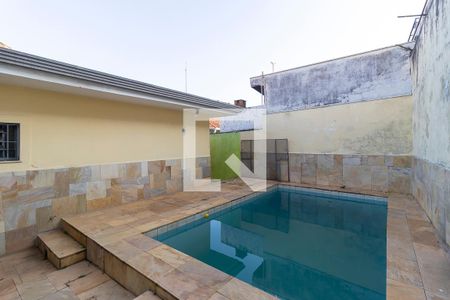 Casa à venda com 500m², 4 quartos e 6 vagas Casa à venda com 500m², 4 quartos e 6 vagasQuintal com piscina