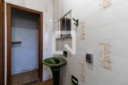 Casa à venda com 500m², 4 quartos e 6 vagas Casa à venda com 500m², 4 quartos e 6 vagasBanheiro da piscina