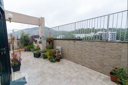 Apartamento à venda com 141m², 3 quartos e 1 vaga Apartamento à venda com 141m², 3 quartos e 1 vagaTerraço