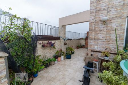 Apartamento à venda com 141m², 3 quartos e 1 vaga Apartamento à venda com 141m², 3 quartos e 1 vagaPiscina