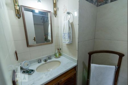 Apartamento à venda com 141m², 3 quartos e 1 vaga Apartamento à venda com 141m², 3 quartos e 1 vagaBanheiro 1