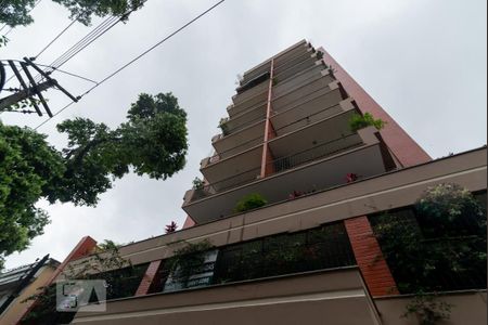Apartamento à venda com 141m², 3 quartos e 1 vaga Apartamento à venda com 141m², 3 quartos e 1 vagaFachada