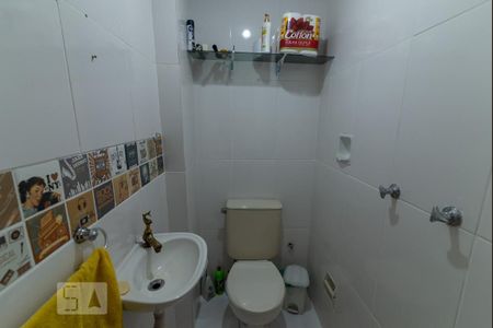 Apartamento à venda com 141m², 3 quartos e 1 vaga Apartamento à venda com 141m², 3 quartos e 1 vagaBanheiro de Serviço
